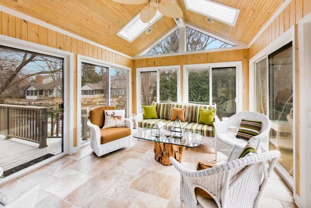 12 Warrington Drive, Lake Bluff, IL 60044