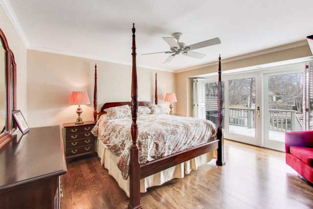 12 Warrington Drive, Lake Bluff, IL 60044