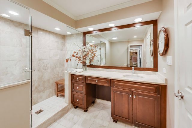 12 Warrington Drive, Lake Bluff, IL 60044