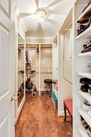 12 Warrington Drive, Lake Bluff, IL 60044