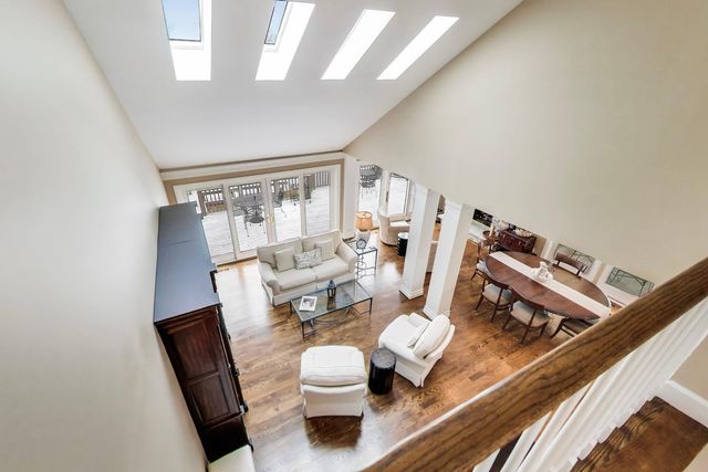 12 Warrington Drive, Lake Bluff, IL 60044