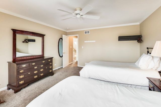 12 Warrington Drive, Lake Bluff, IL 60044