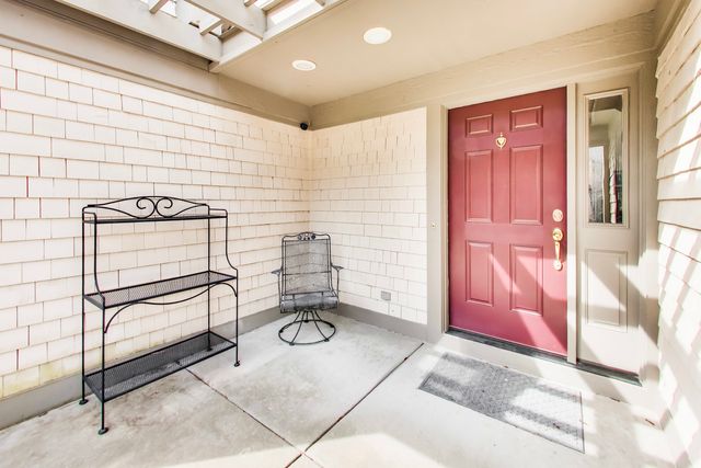 12 Warrington Drive, Lake Bluff, IL 60044