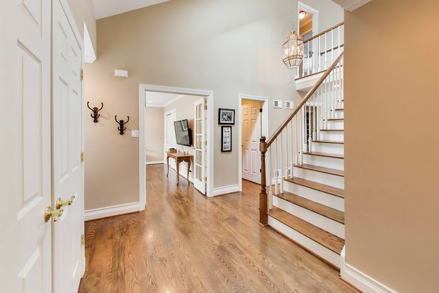 12 Warrington Drive, Lake Bluff, IL 60044