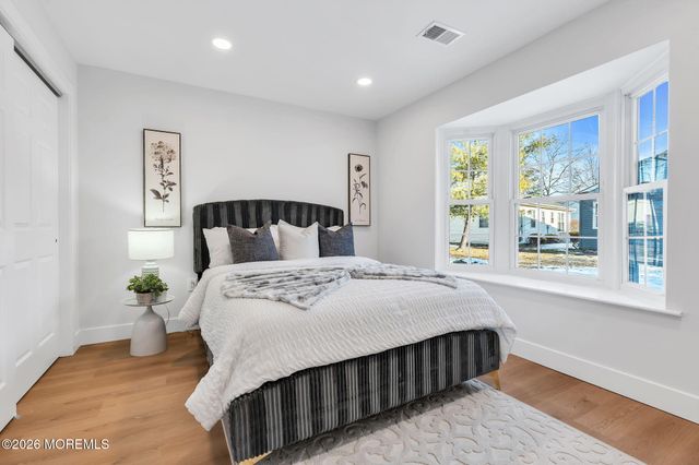 5 Jaffreyton Close, Freehold, NJ 07728