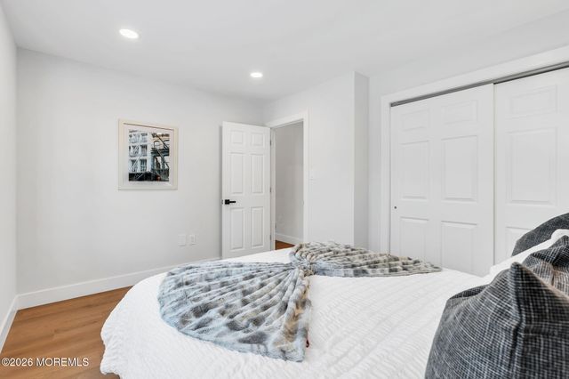 5 Jaffreyton Close, Freehold, NJ 07728