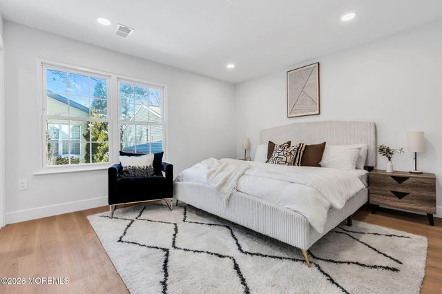 5 Jaffreyton Close, Freehold, NJ 07728