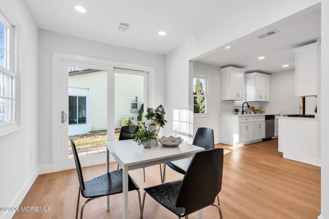 5 Jaffreyton Close, Freehold, NJ 07728