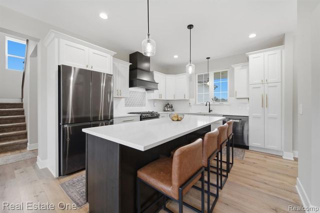5468 Stone Garden Drive, Howell, MI 48843