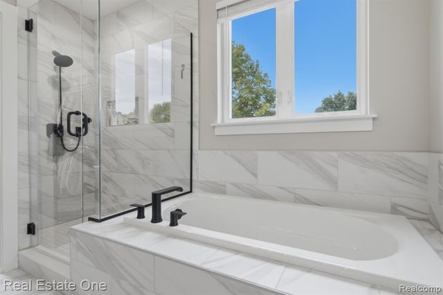 5468 Stone Garden Drive, Howell, MI 48843
