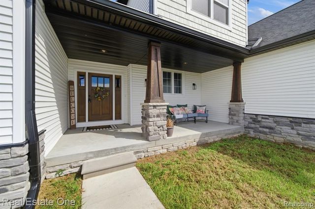 5468 Stone Garden Drive, Howell, MI 48843