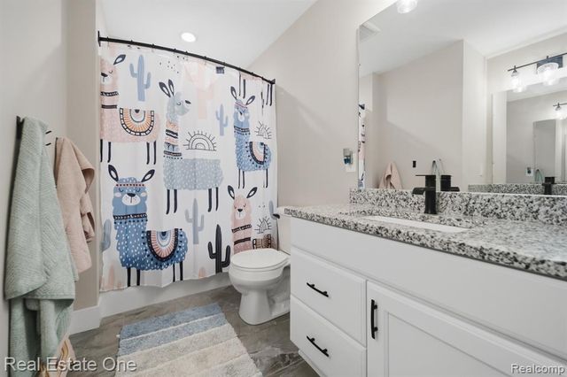 5468 Stone Garden Drive, Howell, MI 48843