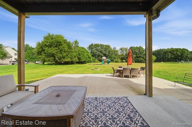 5468 Stone Garden Drive, Howell, MI 48843
