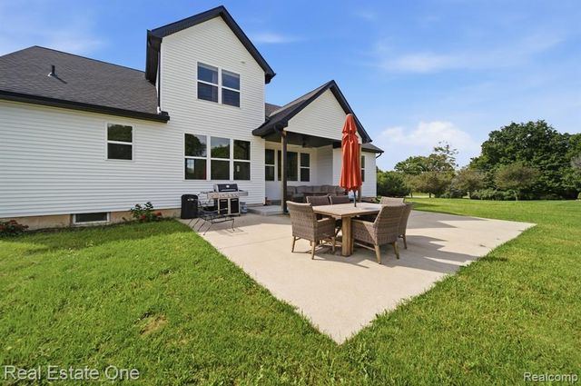5468 Stone Garden Drive, Howell, MI 48843