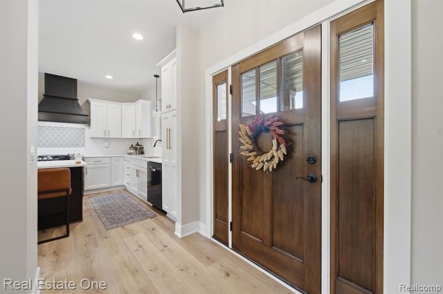 5468 Stone Garden Drive, Howell, MI 48843