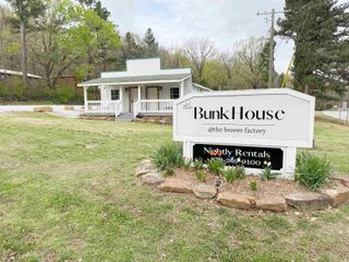 263 Jimmy Driftwood Parkway, Mountain View, AR 72560