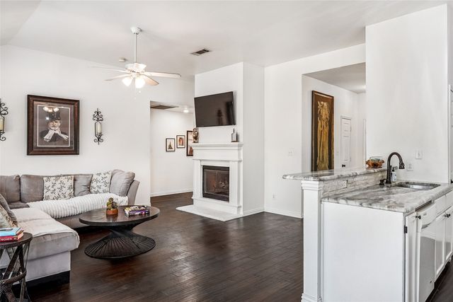 2304 Leslie Street, Denton, TX 76205