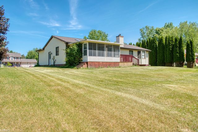 3083 Meadow Brook Drive, Owosso, MI 48867