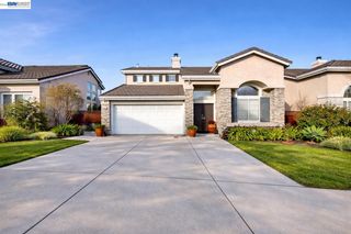 15100 Shining Star Ln, San Leandro, CA 94579