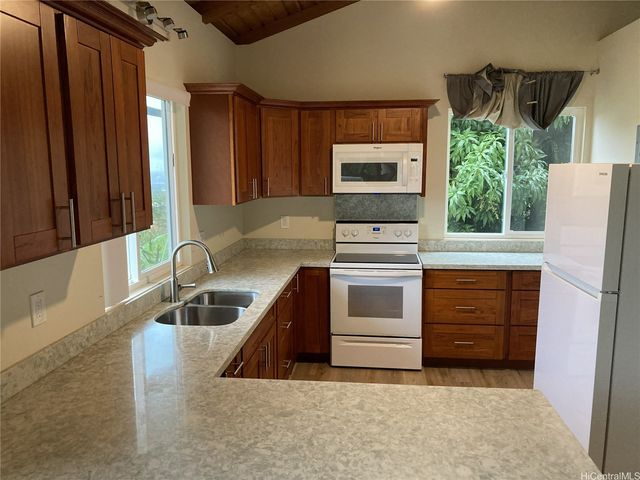 99-633 Aiea Heights Drive, Aiea, HI 96701