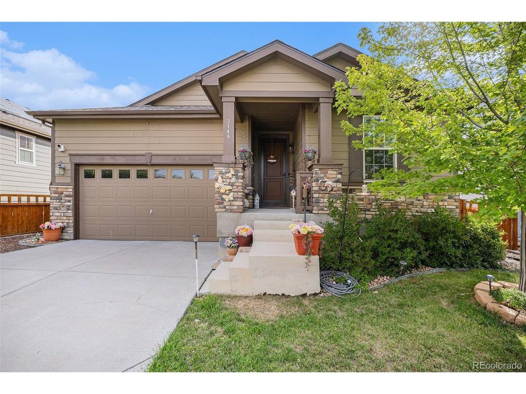 3146 Hawthorne Ln, Dacono, CO 80514