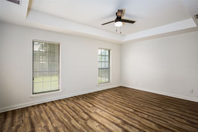 3107 Sweet Briar Street, Grapevine, TX 76051