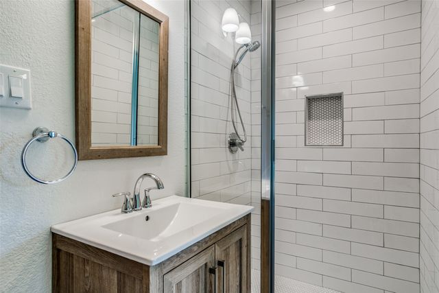 3107 Sweet Briar Street, Grapevine, TX 76051