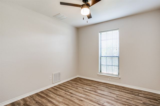 3107 Sweet Briar Street, Grapevine, TX 76051