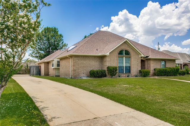 3107 Sweet Briar Street, Grapevine, TX 76051