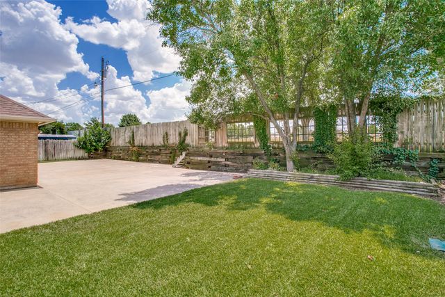 3107 Sweet Briar Street, Grapevine, TX 76051