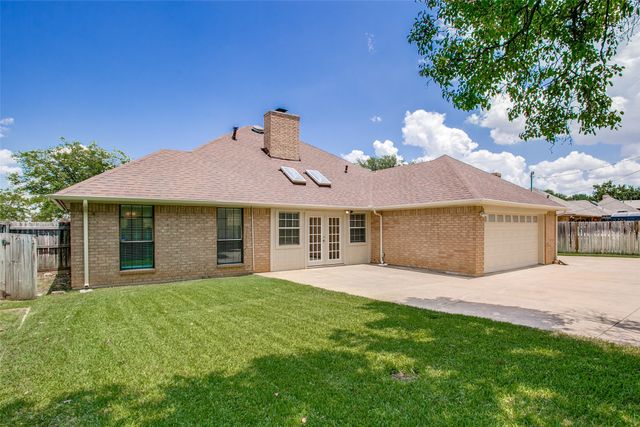 3107 Sweet Briar Street, Grapevine, TX 76051