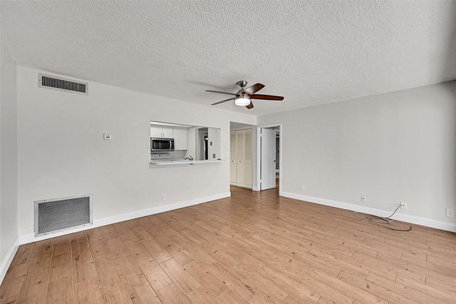 428 NW 70th Avenue 140, Plantation, FL 33317