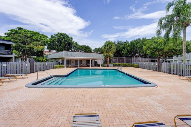 428 NW 70th Avenue 140, Plantation, FL 33317