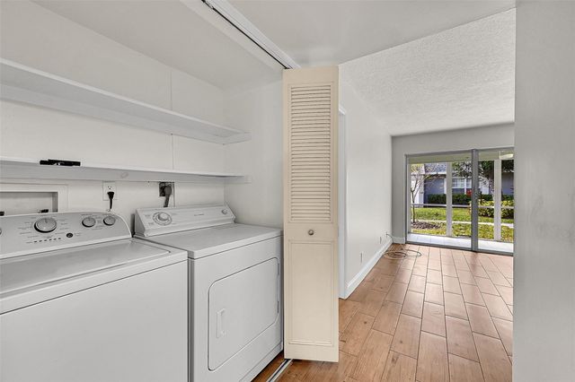 428 NW 70th Avenue 140, Plantation, FL 33317