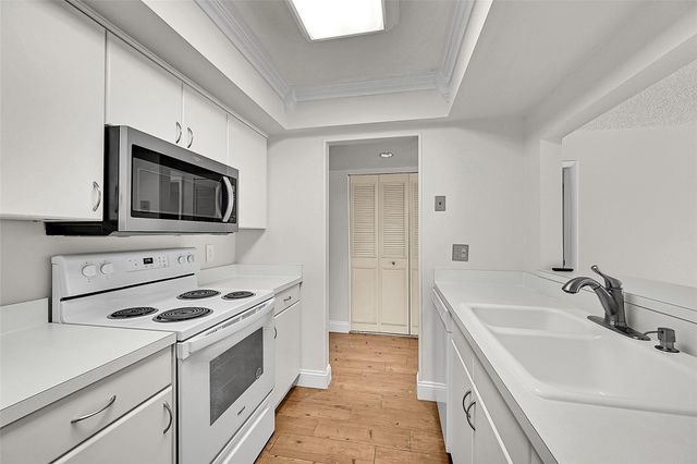 428 NW 70th Avenue 140, Plantation, FL 33317