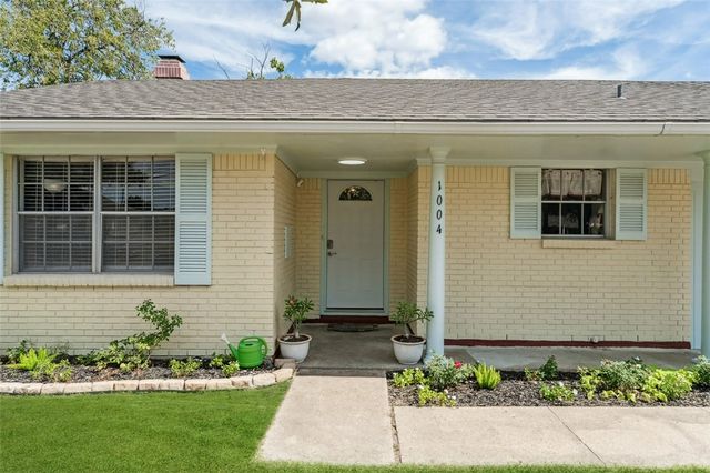 1004 Dominik Drive, College Station, TX 77840