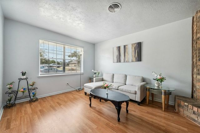 1004 Dominik Drive, College Station, TX 77840