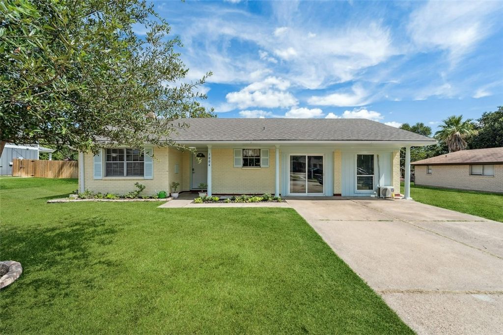 1004 Dominik Drive, College Station, TX 77840