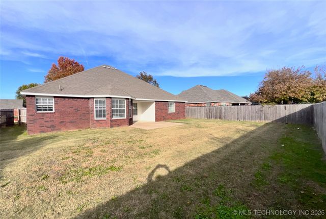 10304 E 98th Street North N, Owasso, OK 74055