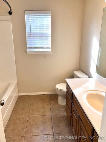 10304 E 98th Street North N, Owasso, OK 74055