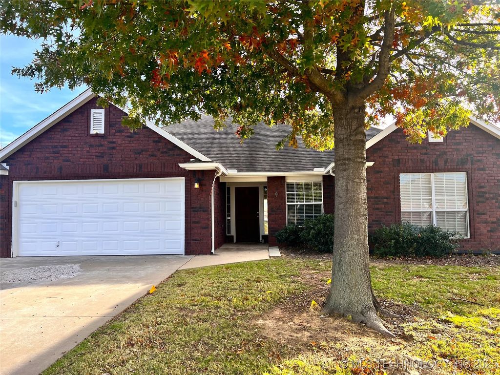 10304 E 98th Street North N, Owasso, OK 74055