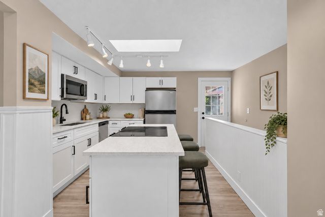 7472 S SILVER CIR, West Jordan, UT 84084