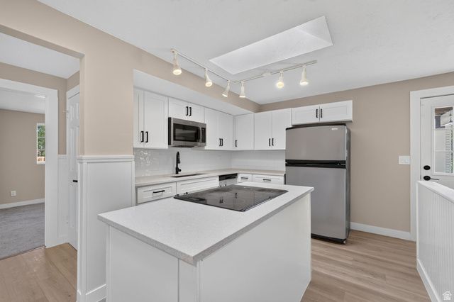 7472 S SILVER CIR, West Jordan, UT 84084