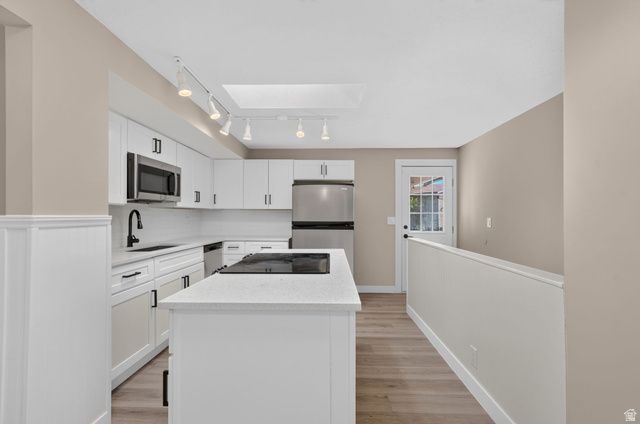 7472 S SILVER CIR, West Jordan, UT 84084