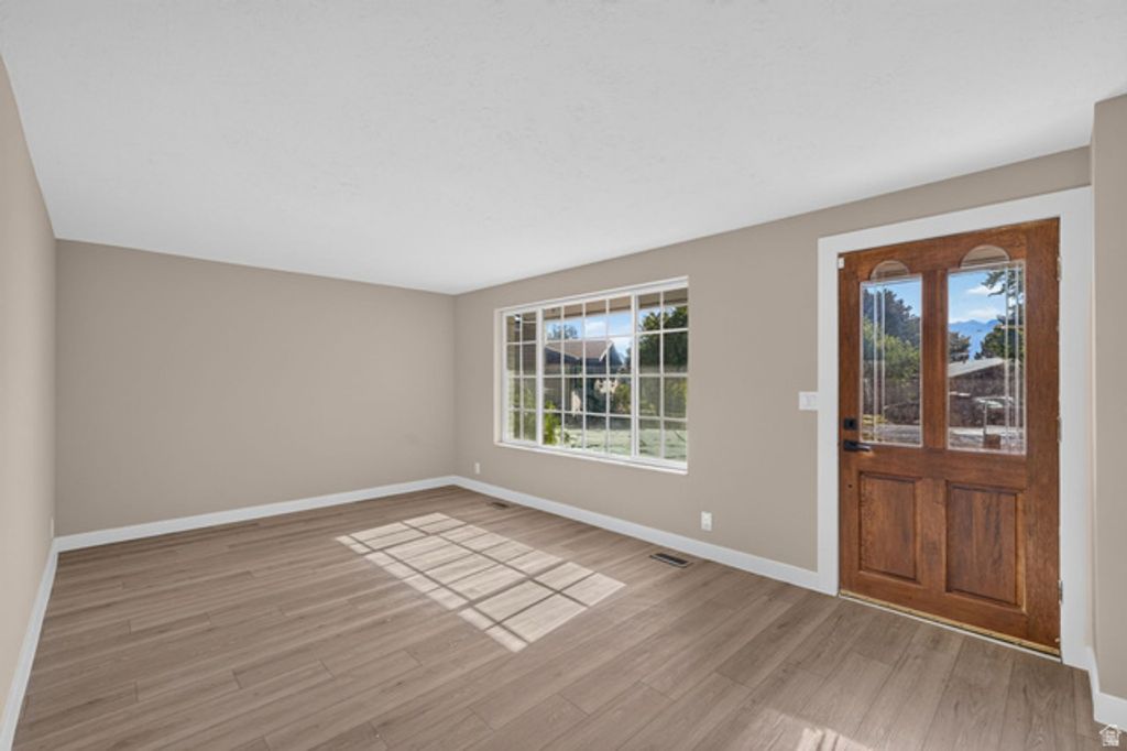 7472 S SILVER CIR, West Jordan, UT 84084 — photo 2