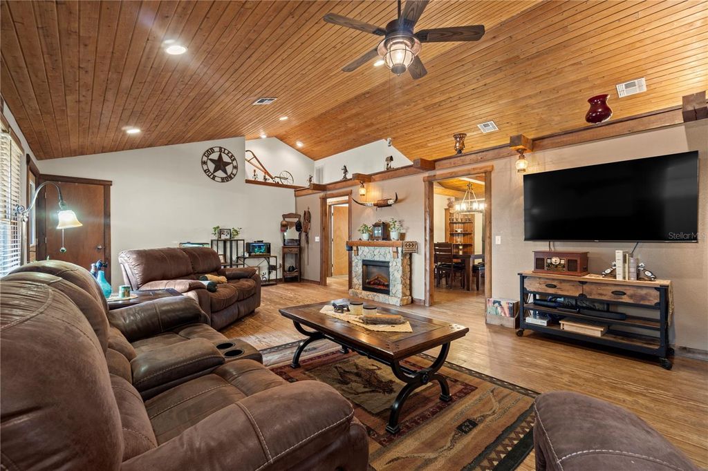 Image 14 of property listing at 4292 SW 73 TRAIL, Bushnell, FL 33513