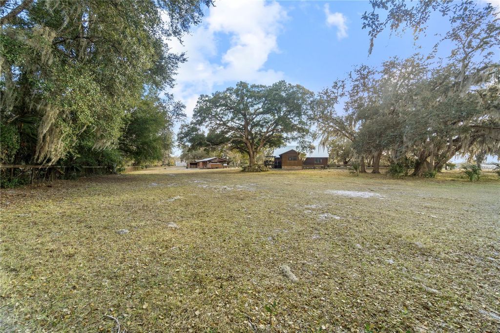 Image 43 of property listing at 4292 SW 73 TRAIL, Bushnell, FL 33513