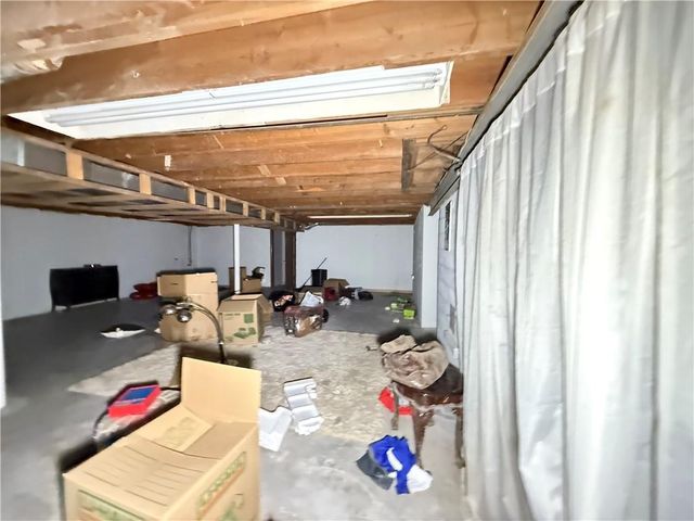 8220 Freeman Avenue, Kansas City, KS 66112