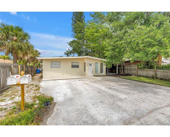 110 NE MONROE CIRCLE N, St Petersburg, FL 33702