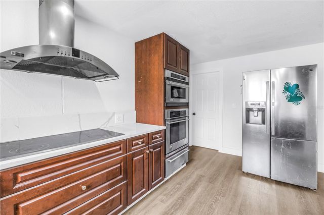 110 NE MONROE CIRCLE N, St Petersburg, FL 33702